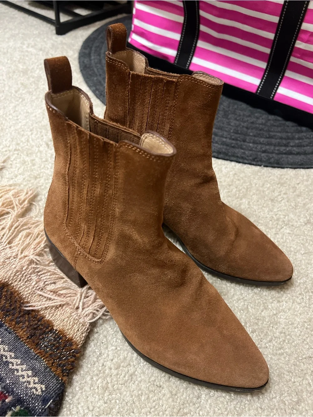 Banana Republic suede chelsea